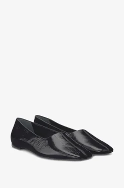 Ballerinas aus Lackleder in Crinkle-Optik Inez