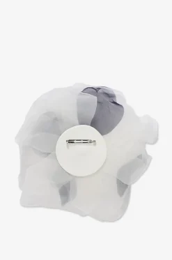 Brosche aus Seidenorganza in Rosenform