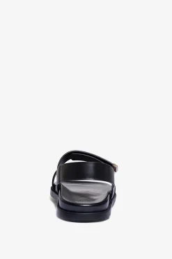 Flache ergonomische Glattledersandalen