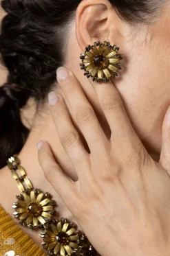 Goldene Ohrstecker mit Hämatit Margherite