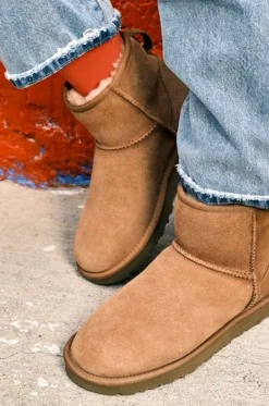 Hochwertige Wildleder-Stiefeletten Classic Mini II