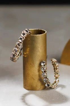 Kristallbesetzte Creolen Lana