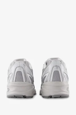 Materialmix-Schnürsneakers mit Metallic-Details 740