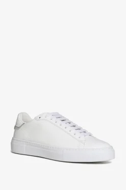 Niedrige Schnürsneakers aus genarbtem Leder Punto Luce