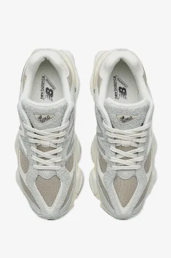 Niedrige Schnür-Sneakers aus Mesh und Wildleder 9060
