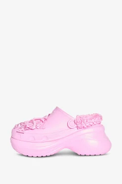 Plateau-Pantoletten aus Gummi mit Charms Crocs Jibbitz