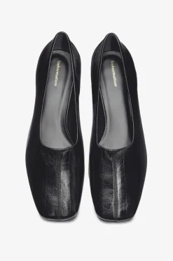 Pumps mit Blockabsatz aus Lackleder in Crinkle-Optik Inez 35