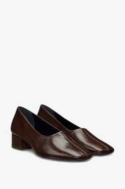 Pumps mit Blockabsatz aus Lackleder in Crinkle-Optik Inez 35