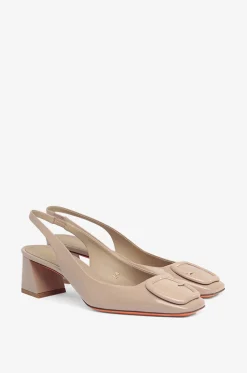 Slingback-Pumps aus Lackleder mit Blockabsatz und Schnalle 50