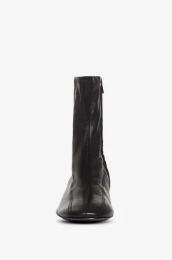 Stiefeletten mit Blockabsatz aus Glanzleder Club